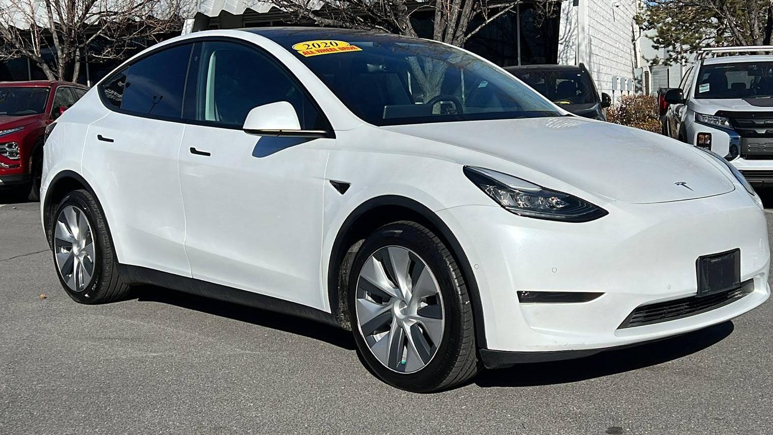 TESLA MODEL Y 2020 5YJYGDEE5LF053969 image